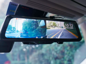 买了一个行车记录仪