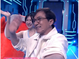 成龙快手首秀,直播间人群几百万。