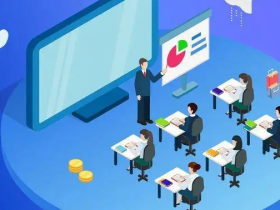 培训行业,应该是比较赚钱的。