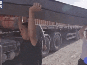 卡车司机为卡友定制床,短视频火了以后电话被打爆。